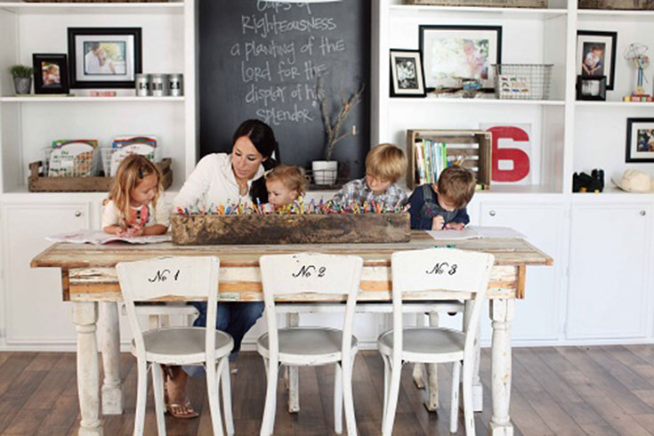 Joanna Gaines with her children. Photo from design mom.