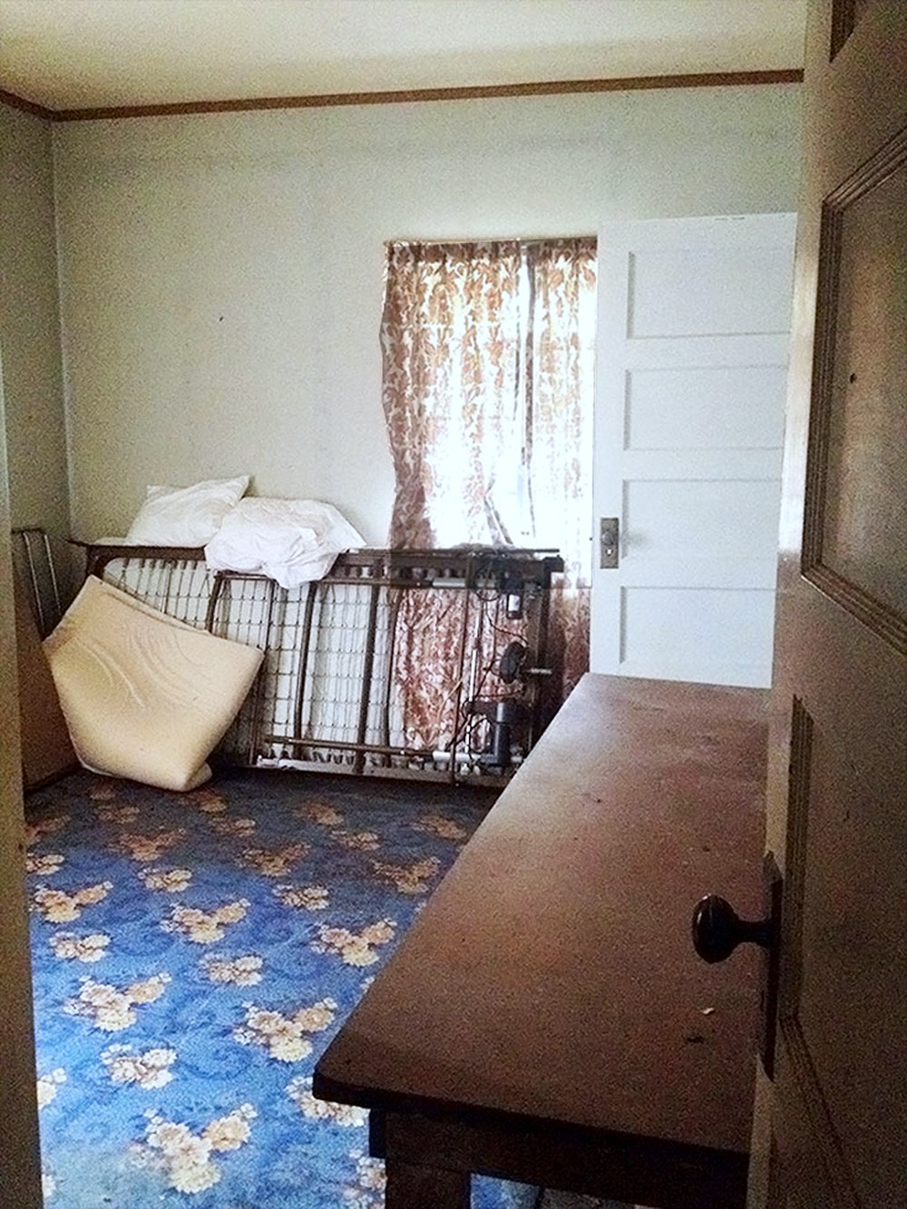 Downtown Bungalow guest bedroom before the renovation, 2014
