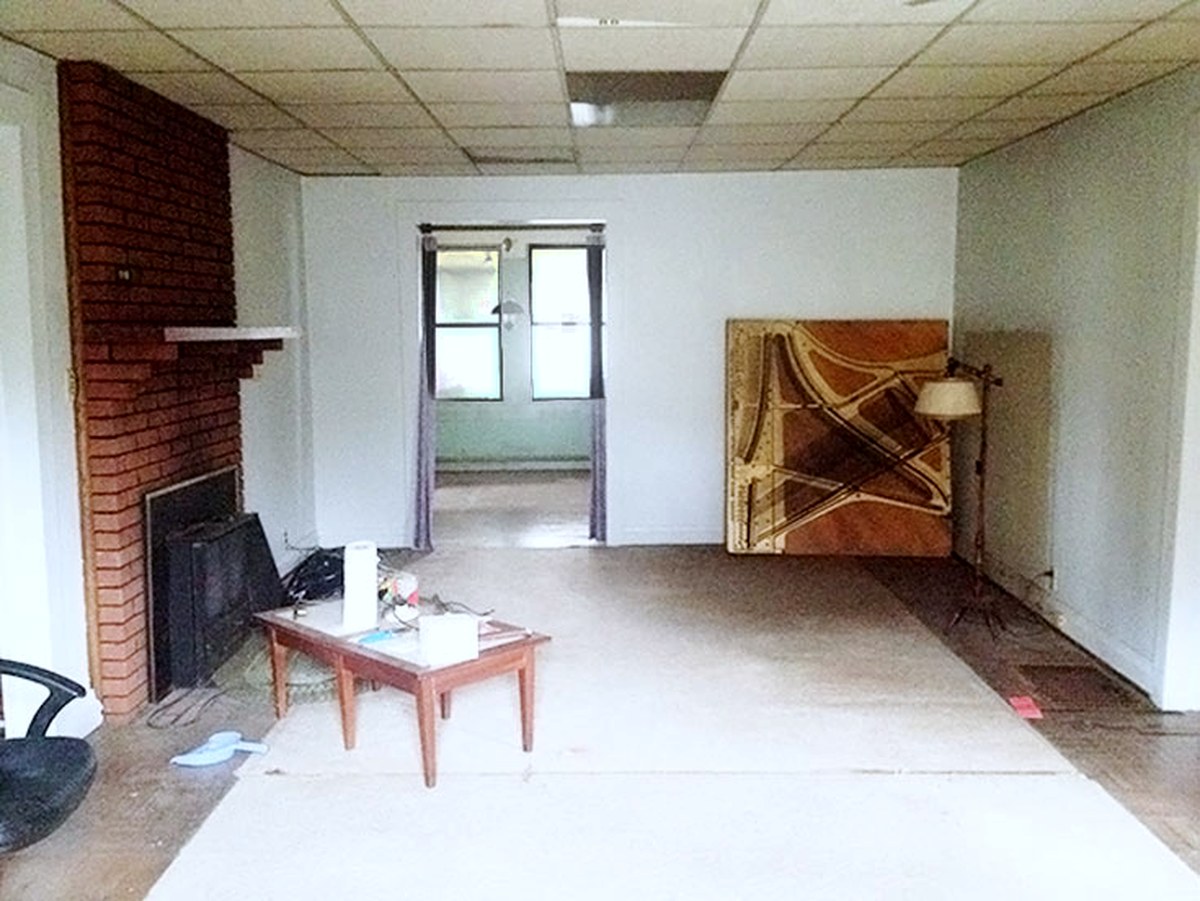 Downtown Bungalow living room before the renovation, 2014